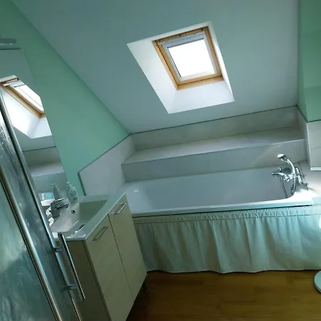 Holiday home Au Mont De La Rive #jaccuzi Et Mont-saint-michel # *