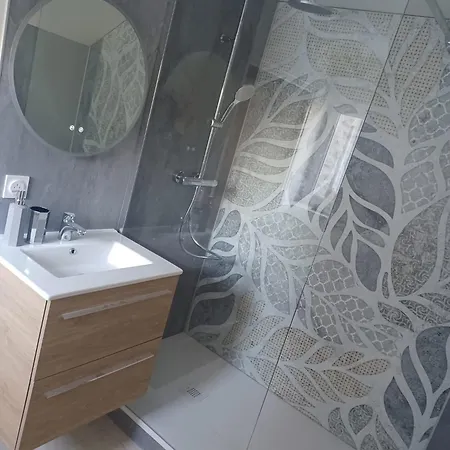 Holiday home Au Mont De La Rive #jaccuzi Et Mont-saint-michel # *