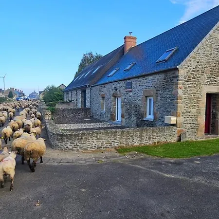 Au Mont De La Rive #jaccuzi Et Mont-saint-michel # Pontorson
