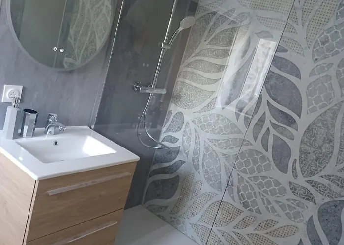 Semesterbostad Au Mont De La Rive #jaccuzi Et Mont-saint-michel # *